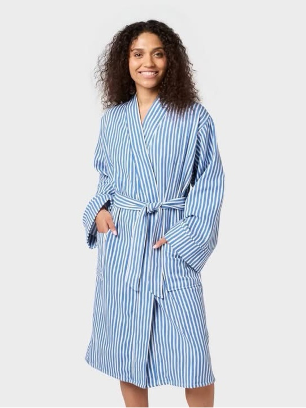 Room Essentials Size XL Bathrobe L XL Blue Stripes NWT